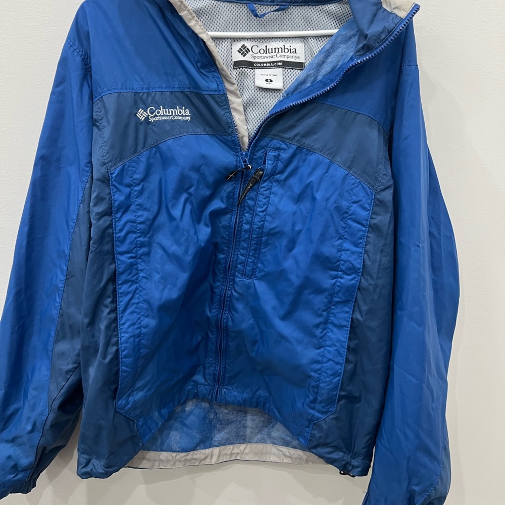 Columbia Sportwear windbreaker size small. Blue color with hood.